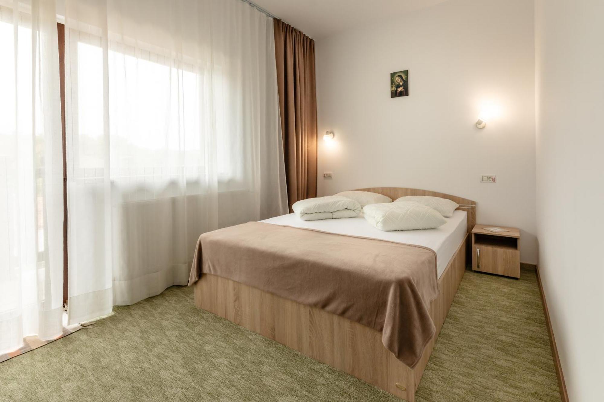 Pensiunea Trei Stejari Slimnic Exterior foto
